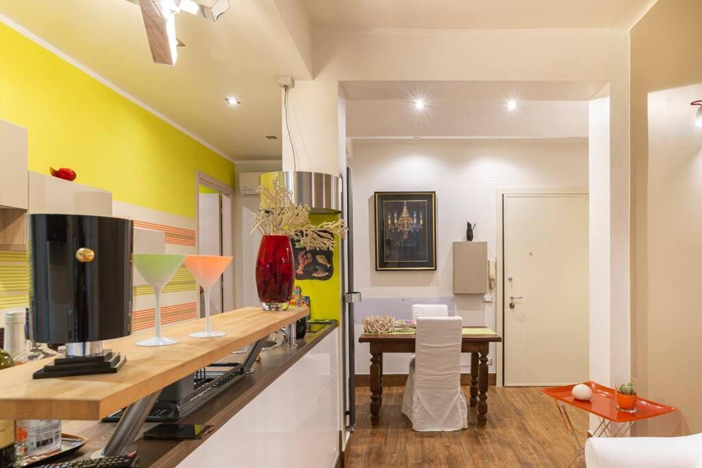 Lily'S - Near Harbor And Downtown With Terrace - Italy Flat Vacation Apartment เจนัว ภายนอก รูปภาพ