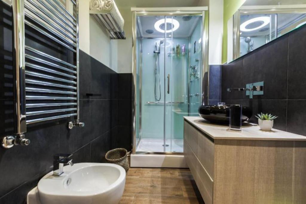 Lily'S - Near Harbor And Downtown With Terrace - Italy Flat Vacation Apartment เจนัว ภายนอก รูปภาพ