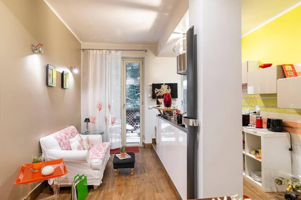 Lily'S - Near Harbor And Downtown With Terrace - Italy Flat Vacation Apartment เจนัว ภายนอก รูปภาพ