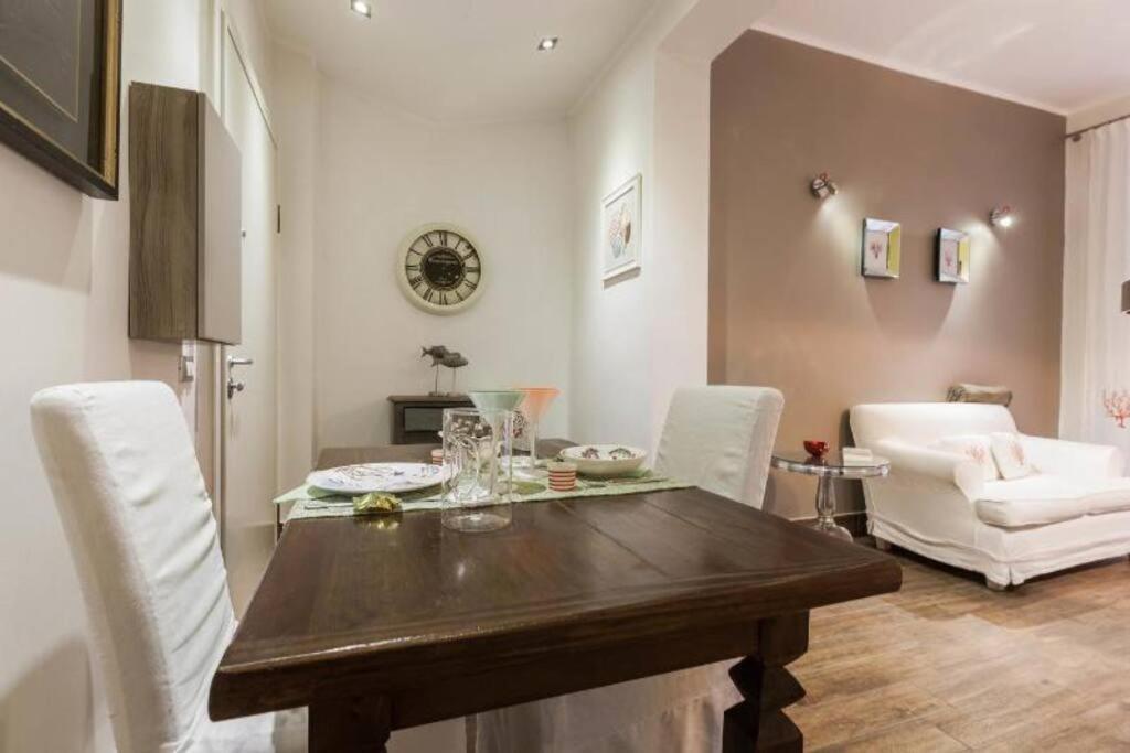 Lily'S - Near Harbor And Downtown With Terrace - Italy Flat Vacation Apartment เจนัว ภายนอก รูปภาพ