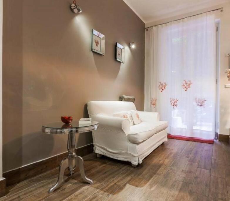 Lily'S - Near Harbor And Downtown With Terrace - Italy Flat Vacation Apartment เจนัว ภายนอก รูปภาพ