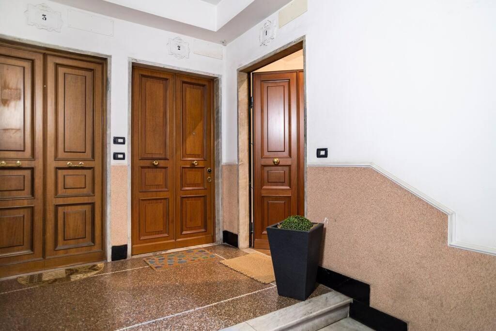 Lily'S - Near Harbor And Downtown With Terrace - Italy Flat Vacation Apartment เจนัว ภายนอก รูปภาพ
